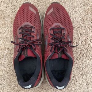 Red Brooks Ghost 12